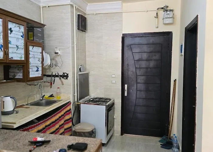 Apartman Ground-floor In Garden, 3 Bedrooms, In Lasrinetta, Mini Egypt Ajn-Szuhna