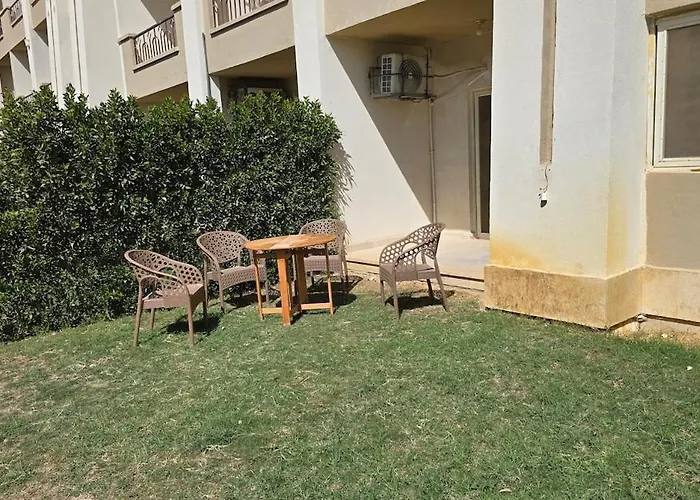 Ground-floor In Garden, 3 Bedrooms, In Lasrinetta, Mini Egypt * Ajn-Szuhna